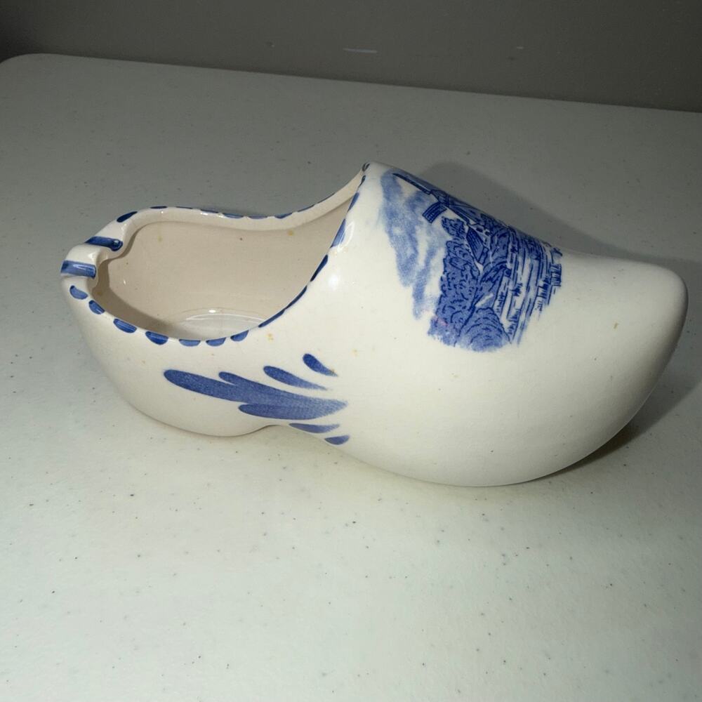 Vintage Ashtrays Holland Dutch Shoes Blue Hand Painted Ceramic Windmill - Picture 3 of 7